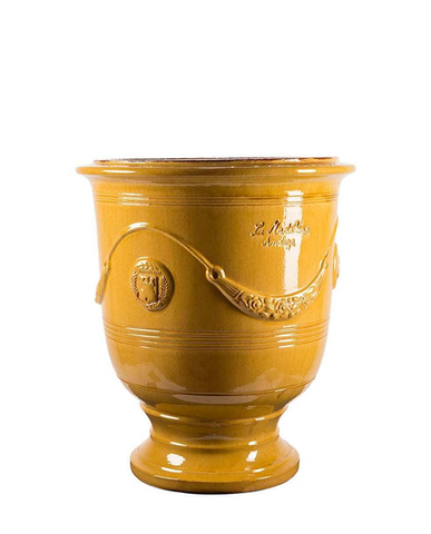 Provanszi stílusú, sárga mázas anduze kerámiakaspó a Vase d' Anduze Emaillés Tradition kollekcióból, Medici motívummal és fényes felülettel.