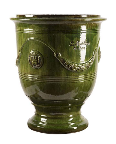 Zöld mázas anduze kerámiakaspó a Vase d' Anduze Emaillés Tradition kollekcióból, Medici stílusú díszítéssel és fényes felülettel.