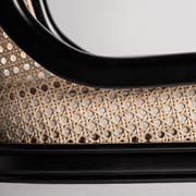 Velburg szék rattan fonás és fekete fa váz részlete