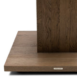 Vermont kisasztal részlet, tömör tölgyfa felület és márkajelzés