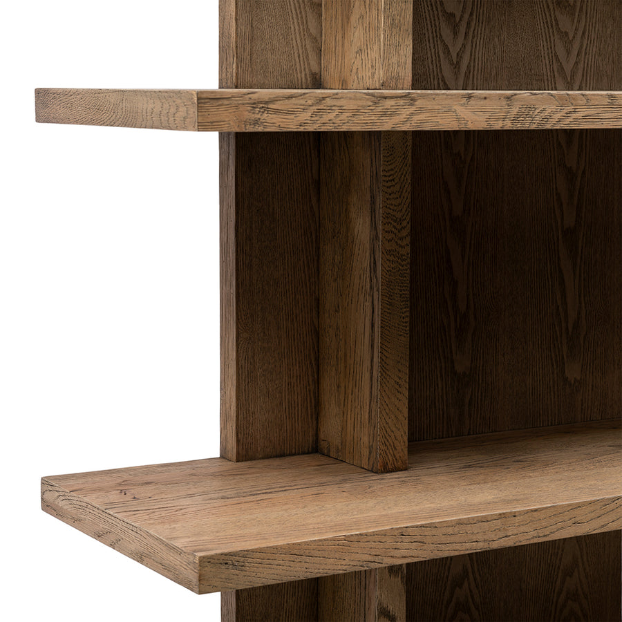 Vermont könyvespolc részlet, természetes tölgyfa felület és erezet