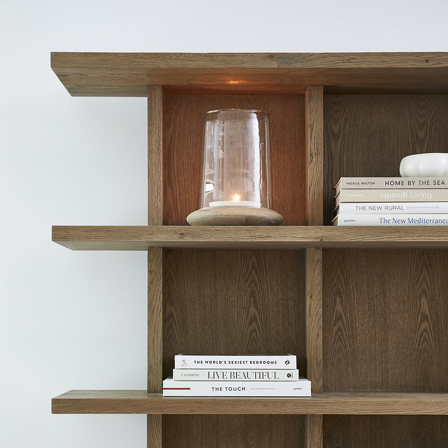 Vermont tölgyfa könyvespolc polc részlet, modern rusztikus kialakítás