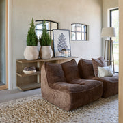 Vermont konzolasztal kanapé mögött, modern enteriőrben