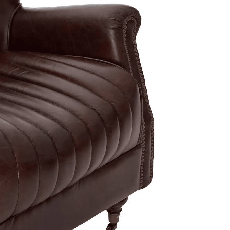 Vintage-loft stílusú, kávébarna színű bőrrel kárpitozott, szárnyas klubfotel.