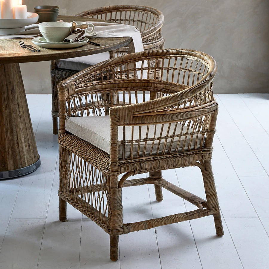 rattan karosszék modern enteriőrben