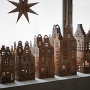 Rézszínű fémből készült, 3 darabos, házikó formájú lámpásszett.