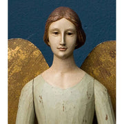 Zsályazöld színű orléans-i angyal figura.