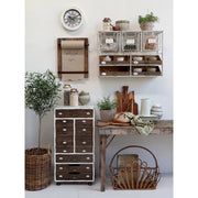 Újrahasznosított fából és bőrből készült, natúrszínű, falra helyezhető üzenőtábla