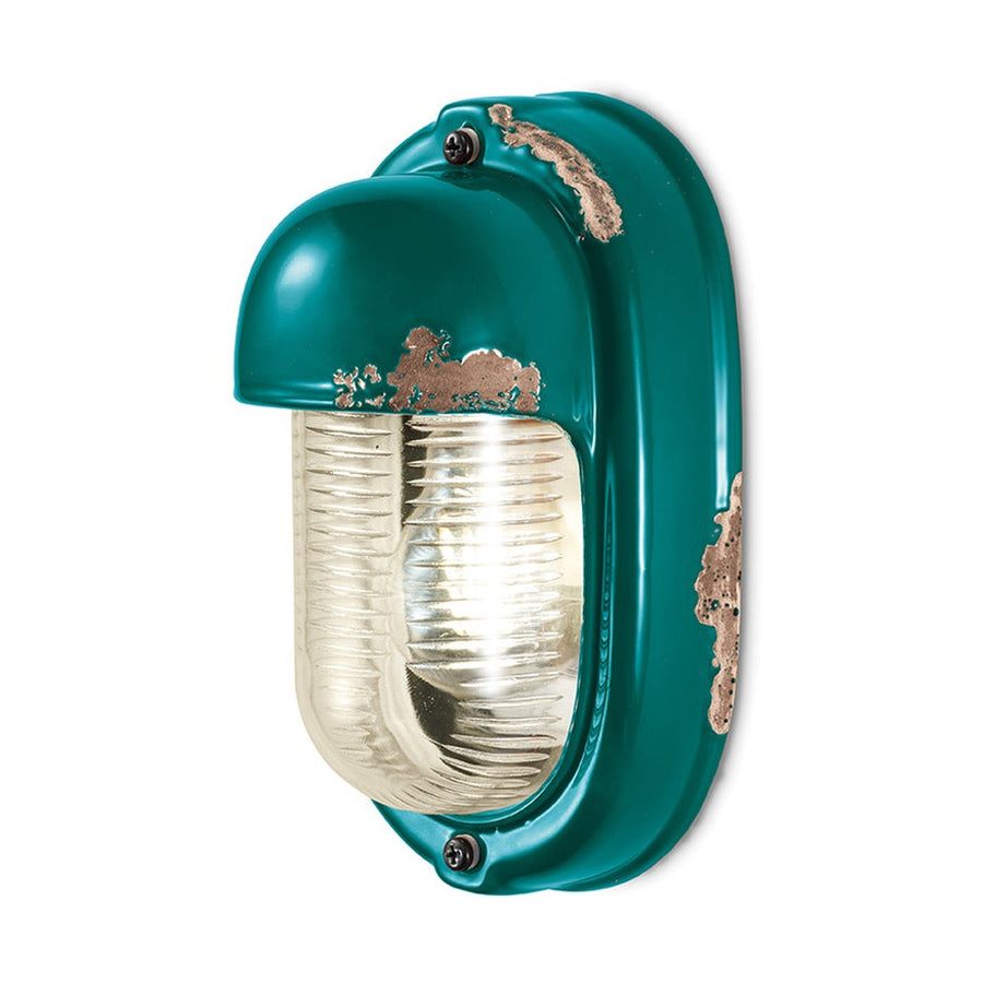 Antikolt felületű mázas kerámiából és bordázott üvegből készült kézműves falilámpa.