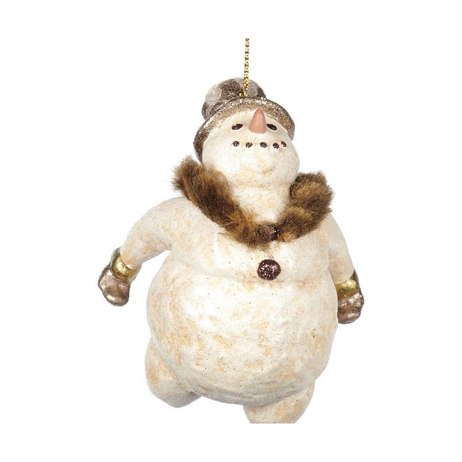 Ezüstszínű kesztyűt és cilindert viselő, krémszínű hóember formájú karácsonyfadísz.