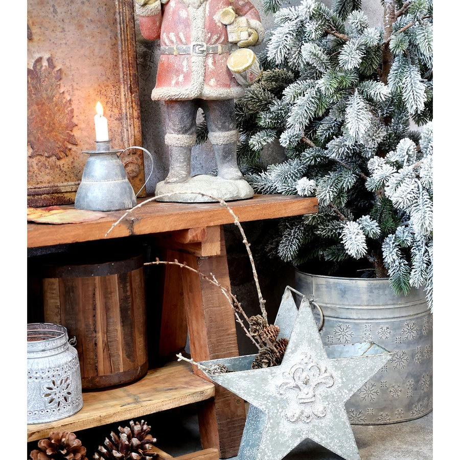 Antikolt felületű nagyméretű Mikulás figura.