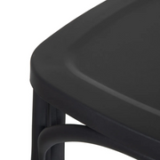 Sötétszürke műanyag bisztrószék.