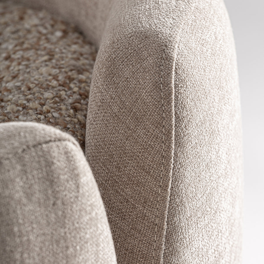 Lekerekített karfa és háttámla részlet