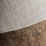 Barna színű, égetett kerámiából készült, óriás kézműves asztali lámpa.