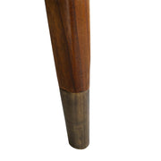 Vastag ülőpárnás kialakítású, masszív, pácolt és lakkozott mindifából készült formatervezett design fotel.