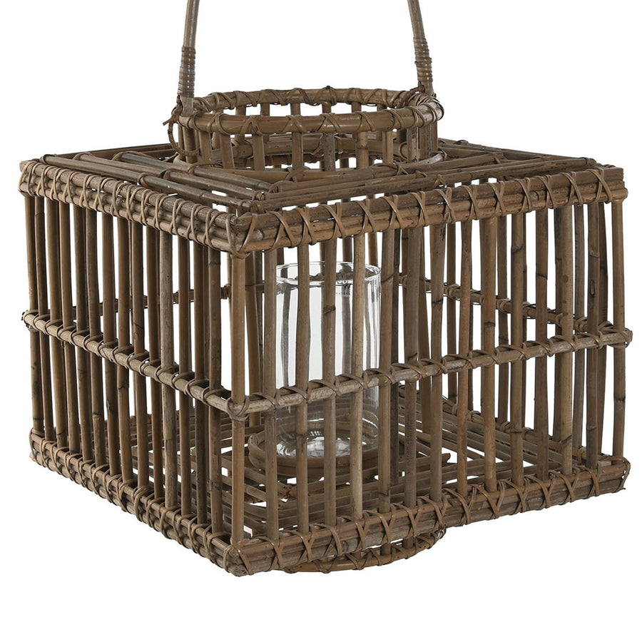 Natúr színű rattanből készült kézműves lámpás.