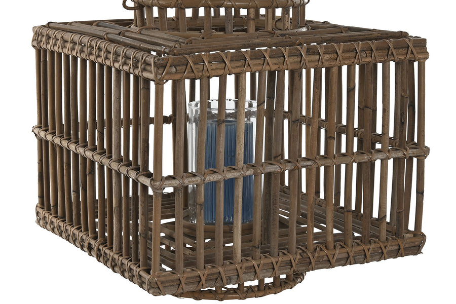 Natúr színű rattanből készült kézműves lámpás.