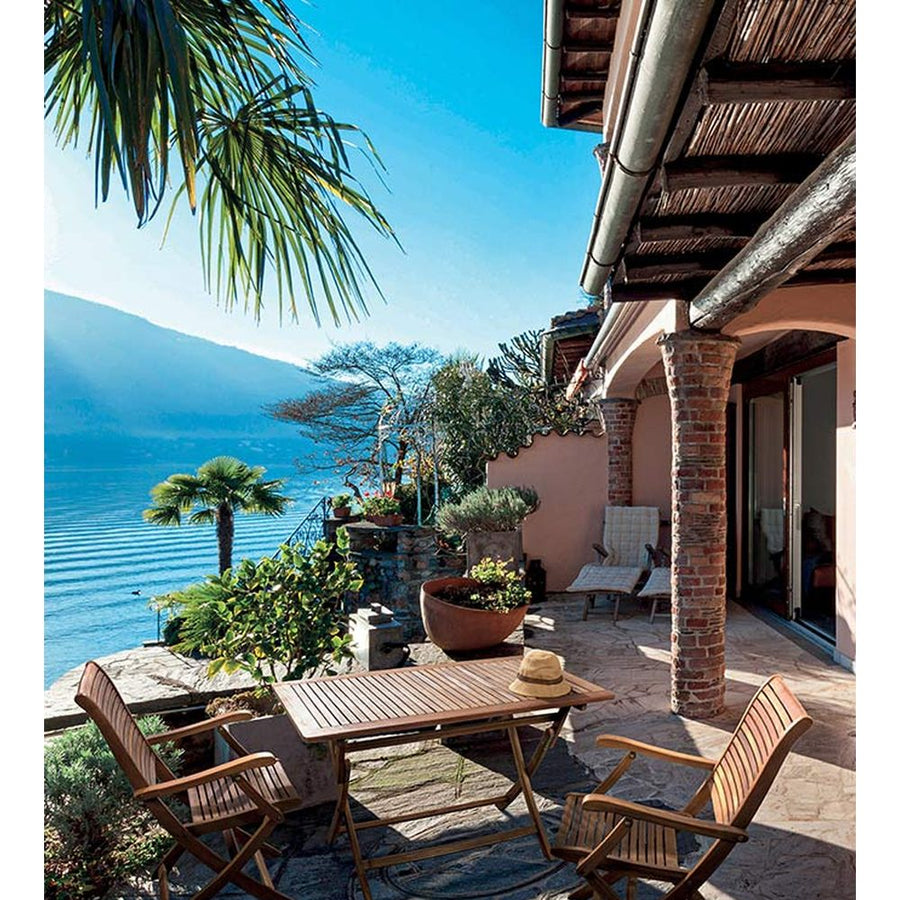 Akácfából készült kerti karosszék.