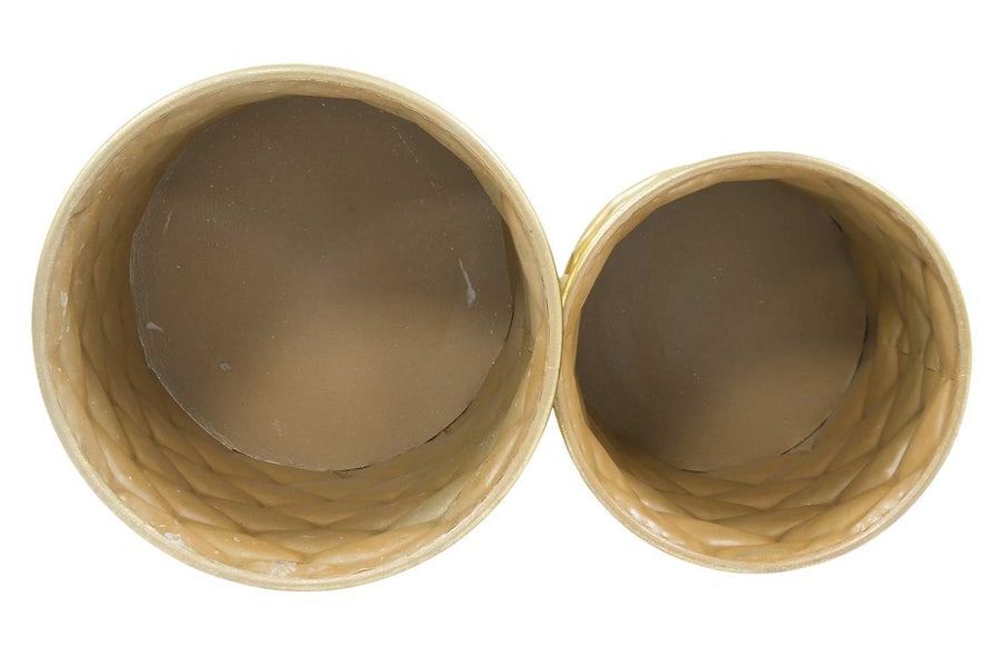 Modern stílusú, antik arany színű, 24,5 és 30 cm átmérőjű, dombormintás felületű, fém kaspó szett.