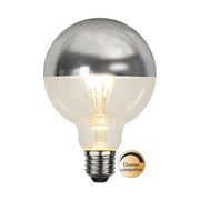 Coated Shining meleg fehér fényű LED dekorációs izzó áttetsző üveggel, ezüst bevonattal.