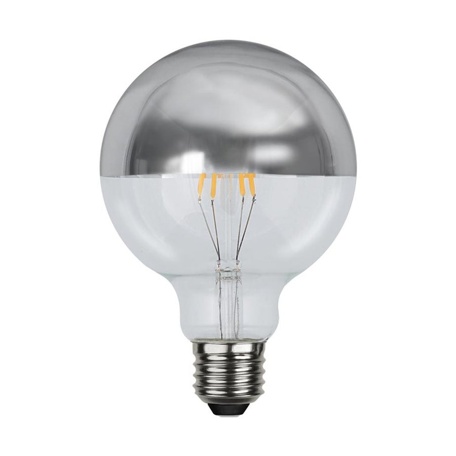 Coated Shining meleg fehér fényű LED dekorációs izzó áttetsző üveggel, ezüst bevonattal. 