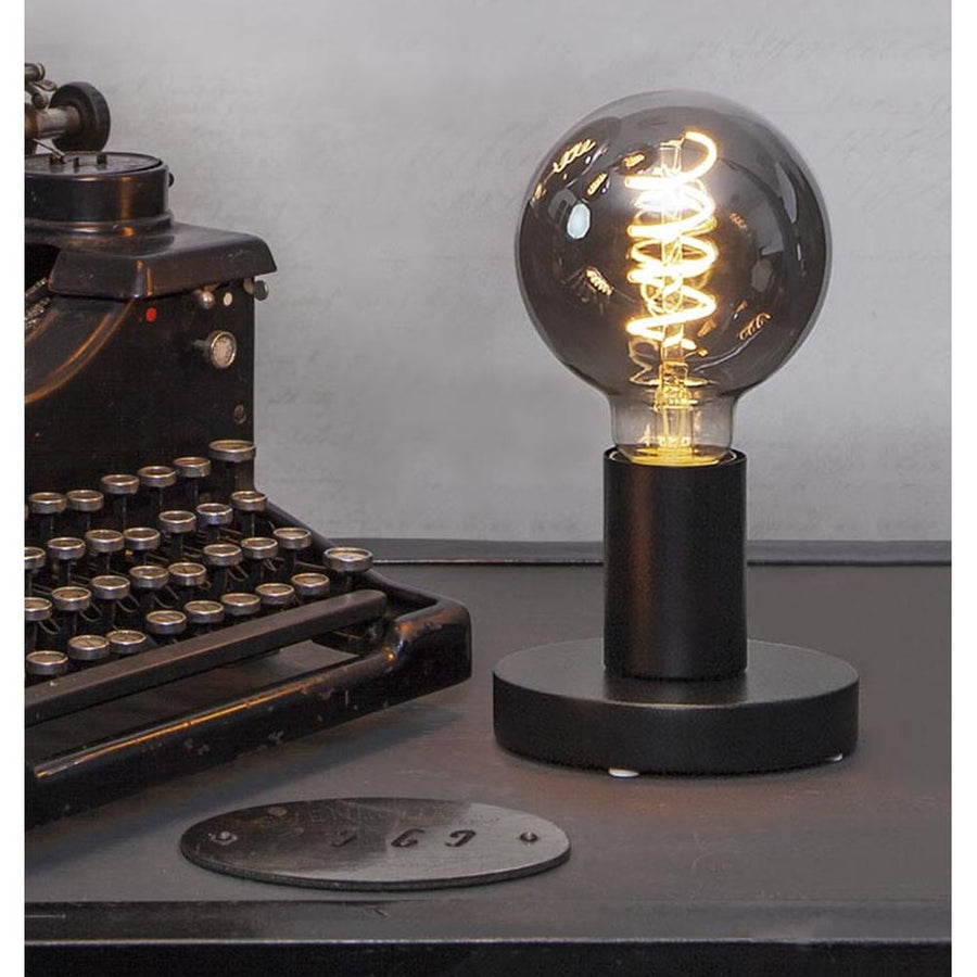 Heavy Smoke Filament meleg fehér fényű dekorációs LED vintage izzó füstszínű üveggel.