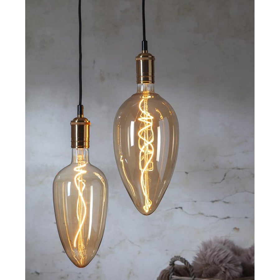 Industrial Vintage dekorációs izzó. Meleg fehér fényű LED dekorációs izzó borostyánszín üveggel.