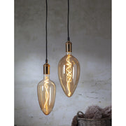 Industrial Vintage dekorációs izzó. Meleg fehér fényű LED dekorációs izzó borostyánszínű üveggel.