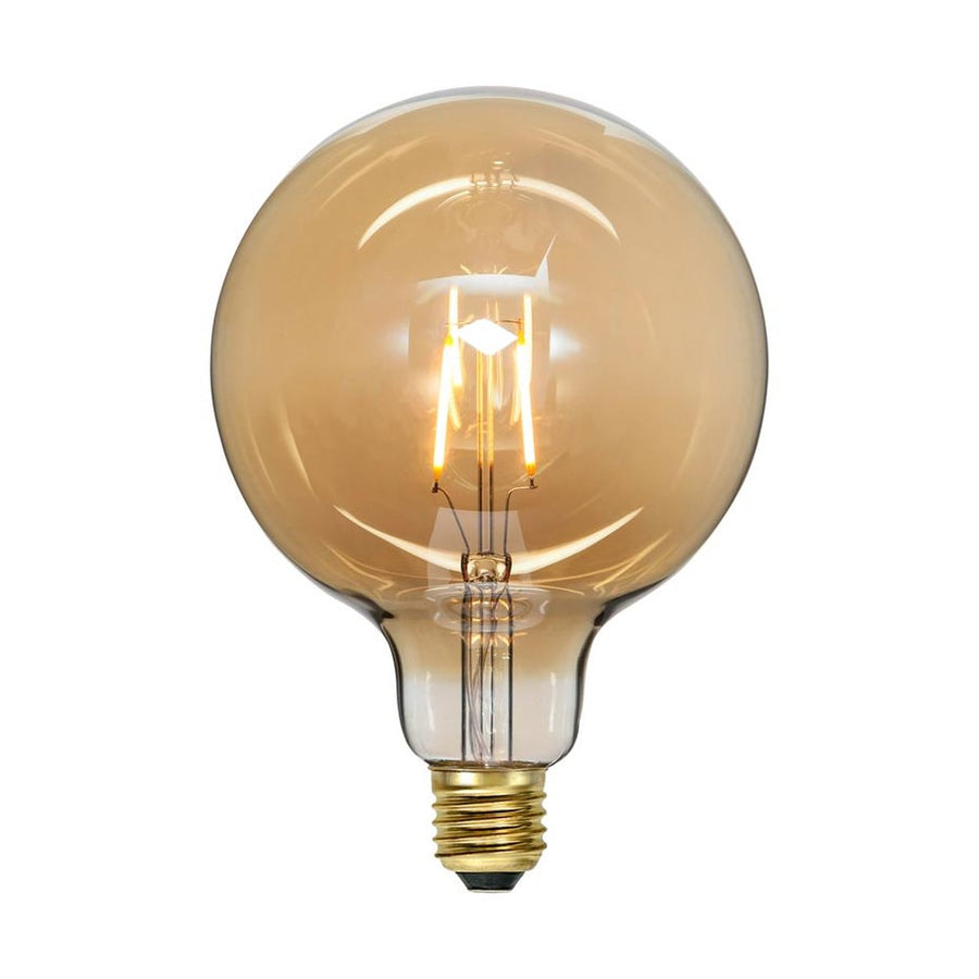Amber Soft Glow vintage LED dekorációs izzó. Meleg fehér fényű, borostyánszín üveggel.