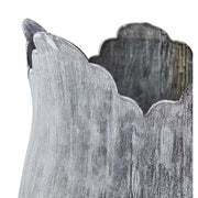 Vidéki stílusú, négydarabos, virágkehely formájú bádogkaspó szett pereme.