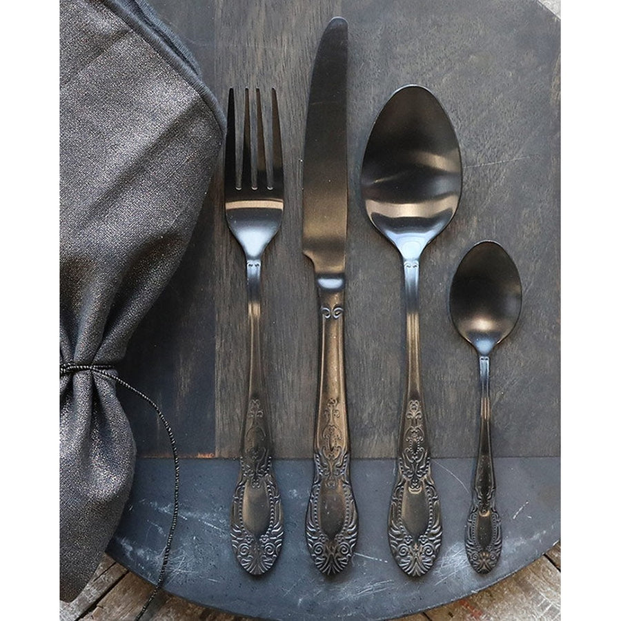 Antikolt szén színű, vintage stílusú, rozsdamentes acélból készült négydarabos evőeszközkészlet.