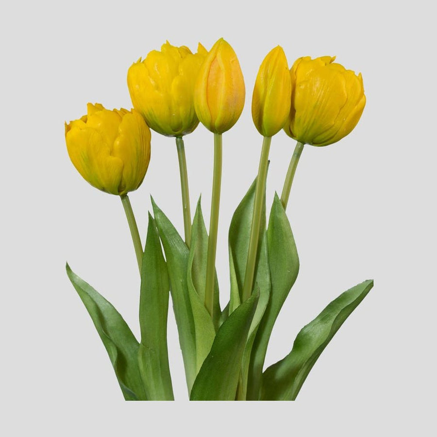 5 szálból álló, sárga színű tulipáncsokor művirág, nyílt és bimbós virágfejekkel.