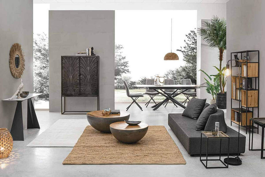 Kortárs nappalibelső előtérben a Lancaster dohányzóasztalokkal.