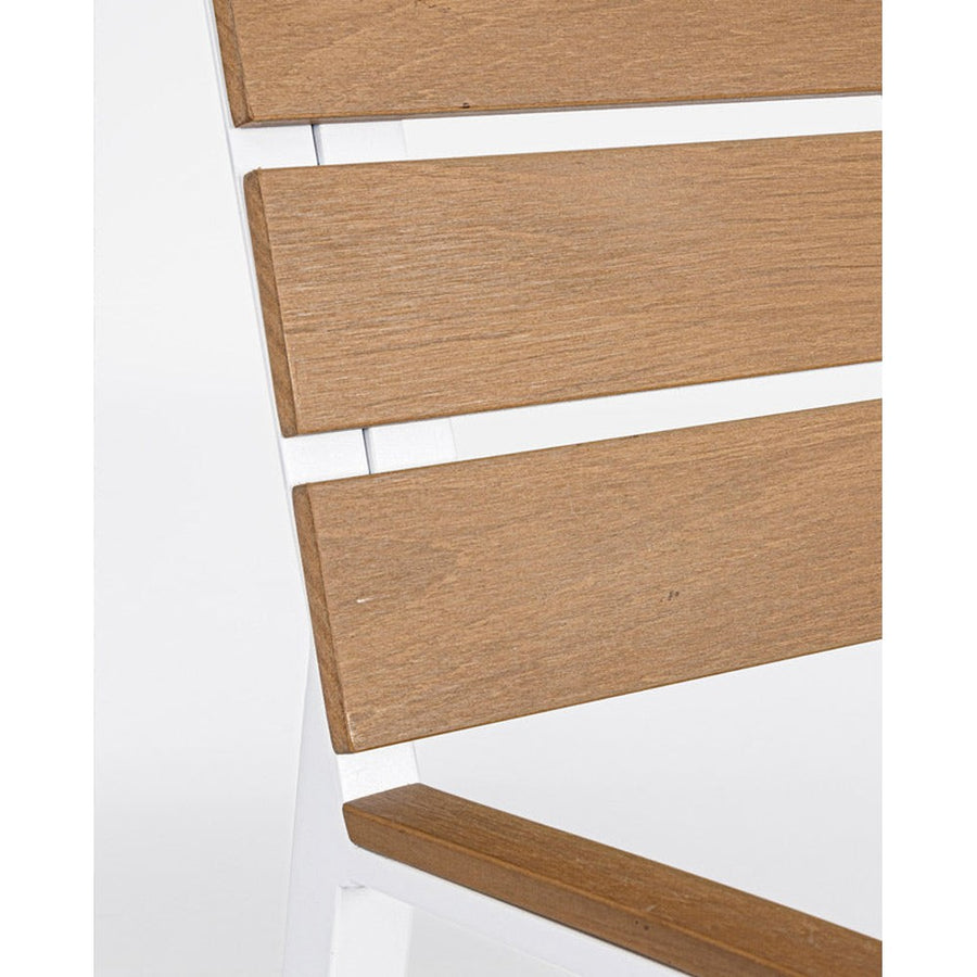 A polifa nagy sűrűségű polietilénből készül, a természetes fából készült kültéri bútorok első számú, alacsony karbantartási igényű alternatívájává teszi.