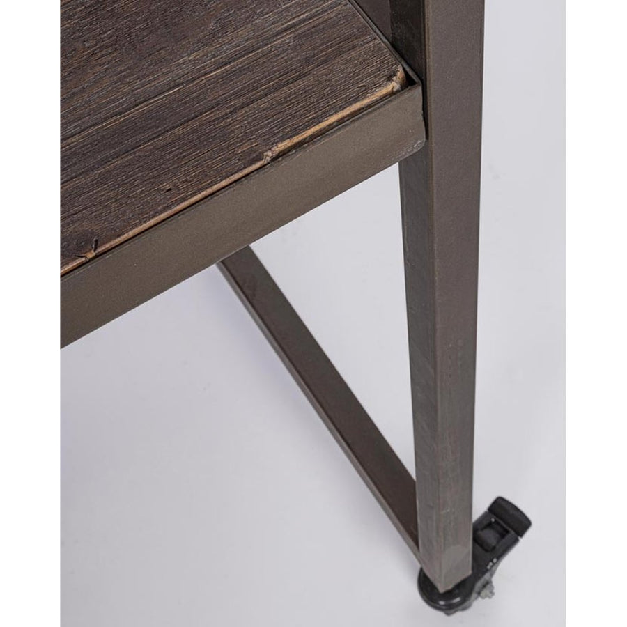 Industrial stílusú kiállítóasztal fémvázzal és jegenyefenyő asztallappal. A bútor négy lefékezhető gumikerékkel rendelkezik.