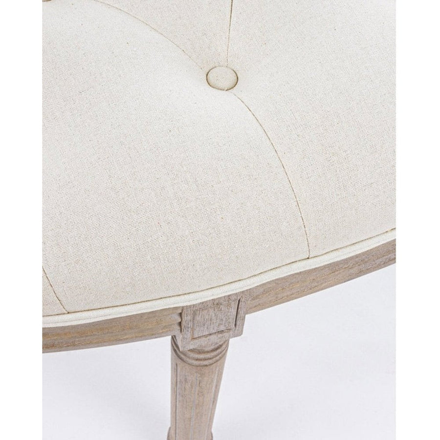 Gombbehúzásos kárpitázási technikával készült párnázás.