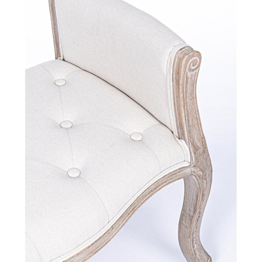 Gombbehúzásos kárpitázási technikával készült párnázás.