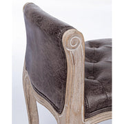 A karfa része is párnázott, kárpitozott.