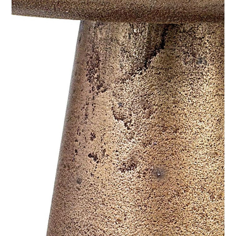 Kortárs stílusú, óarany színű fém kisasztal dorozmás felülettel.