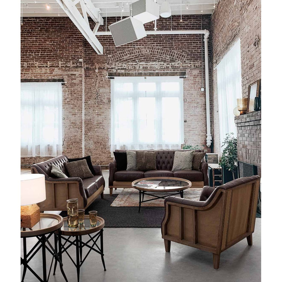 Loft stílusú nappali a Raymond kollekció kanapéjával és foteljével.