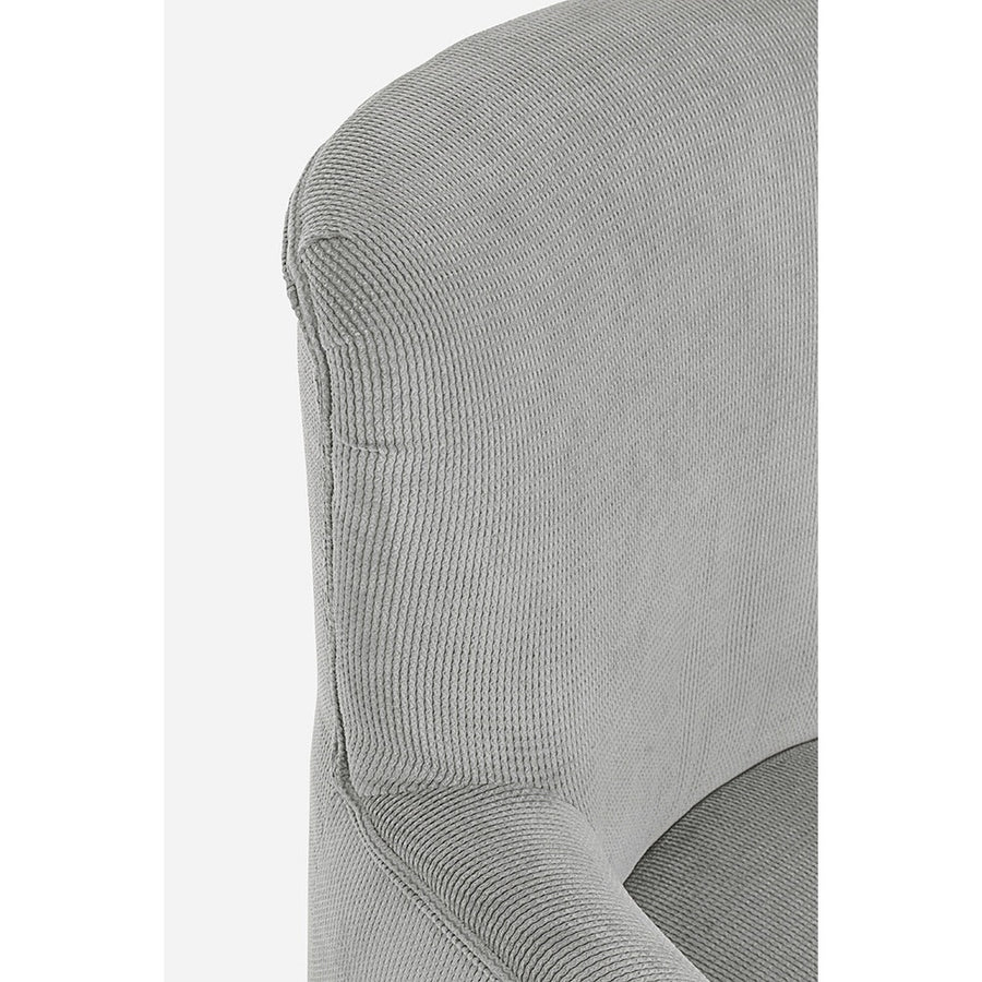 A retró stílusú, világosszürke színű fotel háttámla és karfa részlete.