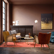 Retró és Art Deco stílusú nappal bárpulttal, három eltérő színű klubfotellel, dohányzóasztallal és állólámpával.