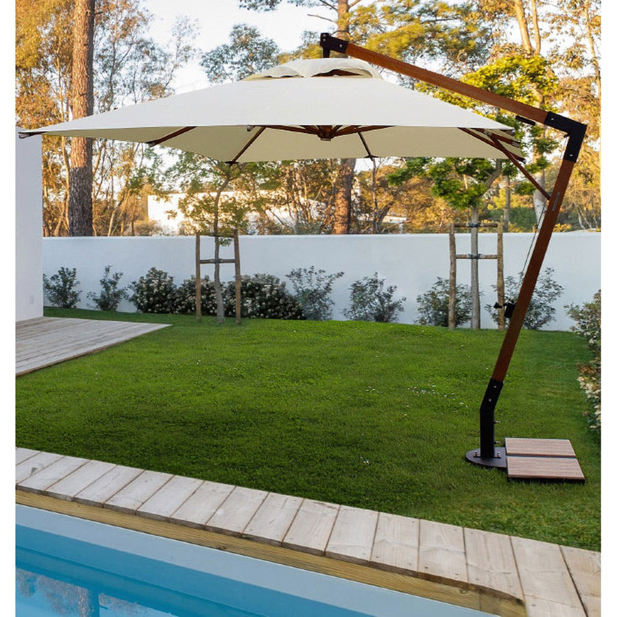 Design napernyő, ami a hagyományos felépítéssel szemben, oldalsó, függő kialakítású.