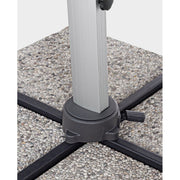 A napernyő 360° fokban forgatható, ebben a talpazatnál található pedál segít.