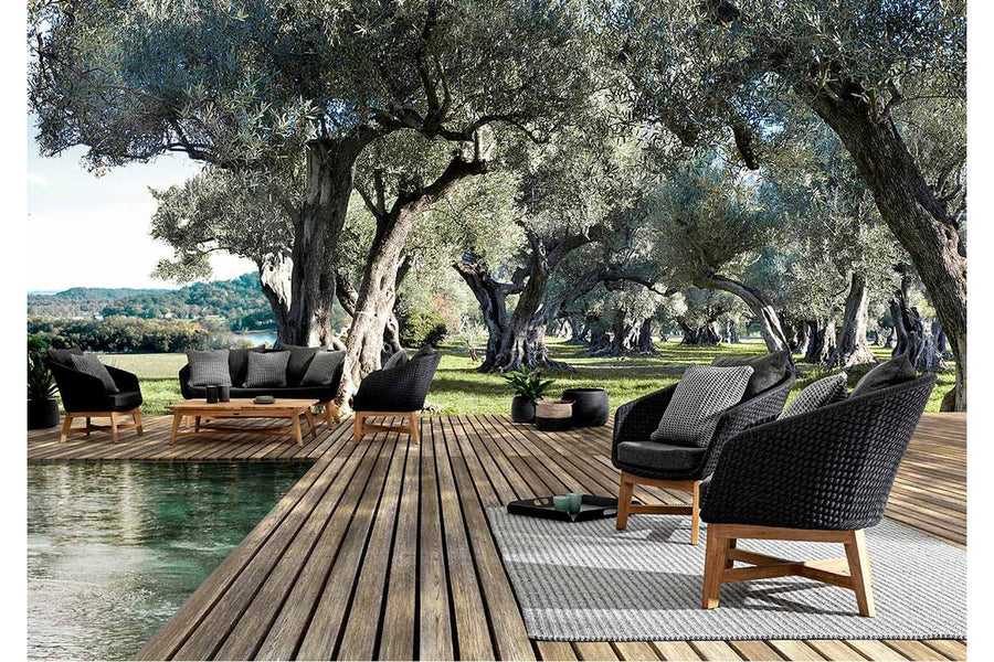 Tóparton álló modern, skandináv stílusú kerti bútorok a Coachella kollekcióból.