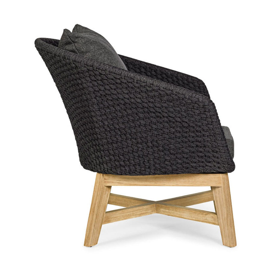 Prémium kategóriás, design kerti fotel sötétszürke színű párnákkal.