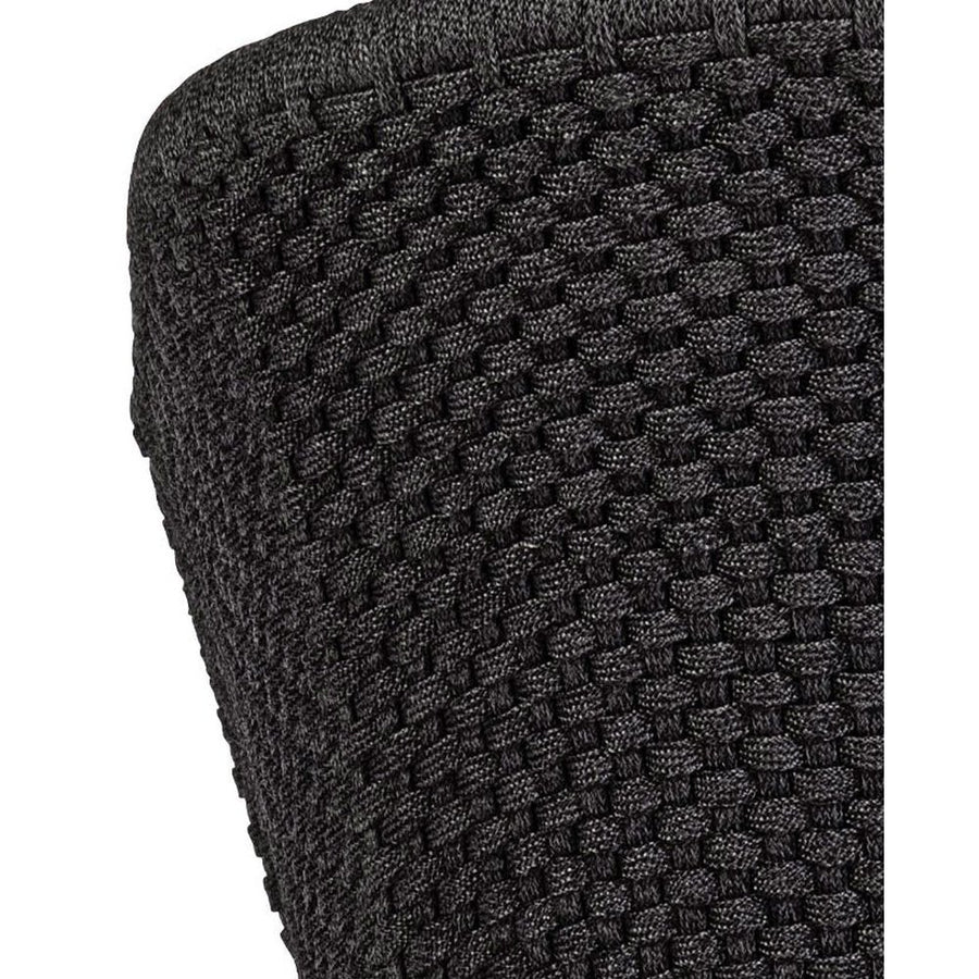 Prémium kategóriás, design kerti fotel sötétszürke színű párnákkal.