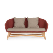 Design kerti kanapé, skarlátvörös olefin kötélszövéssel, szürke színű ülő és hátpárnákkal.