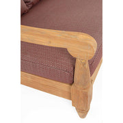 A fotel részletfotója, a homokfúvott karfáról, lábakról és a bordó olefin szövetről.