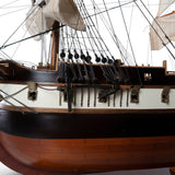 Az USS Constellation fregattról készült, óriás méretű, részletgazdag kézműves modell.